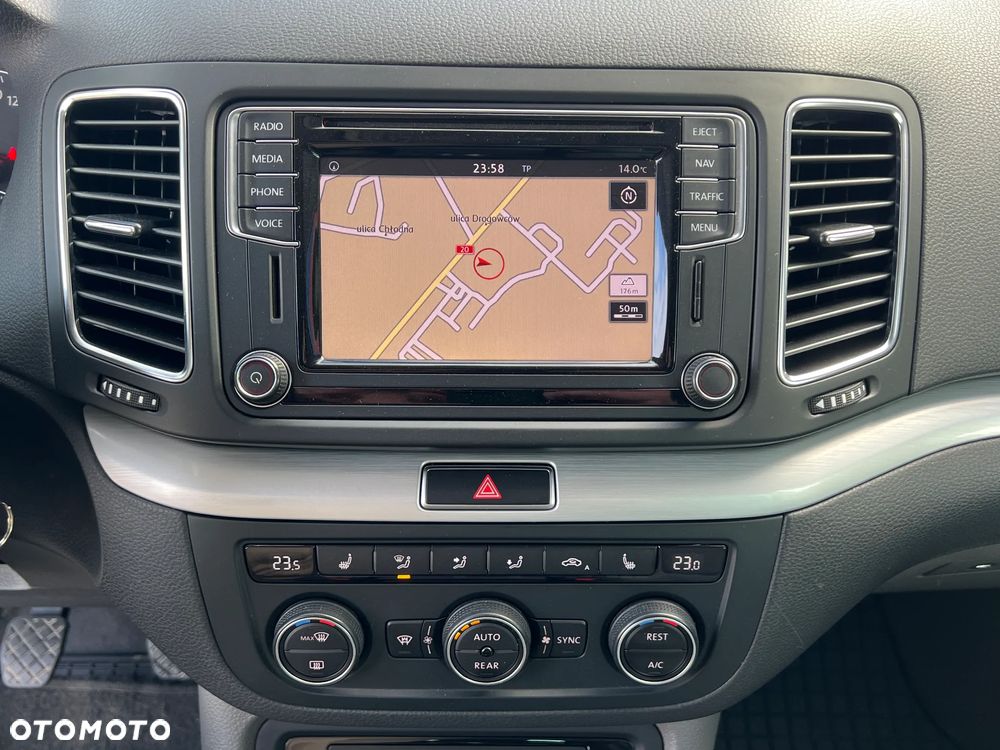 Volkswagen Sharan 2.0 TDI (BlueMotion Technology) Comfortline - 25