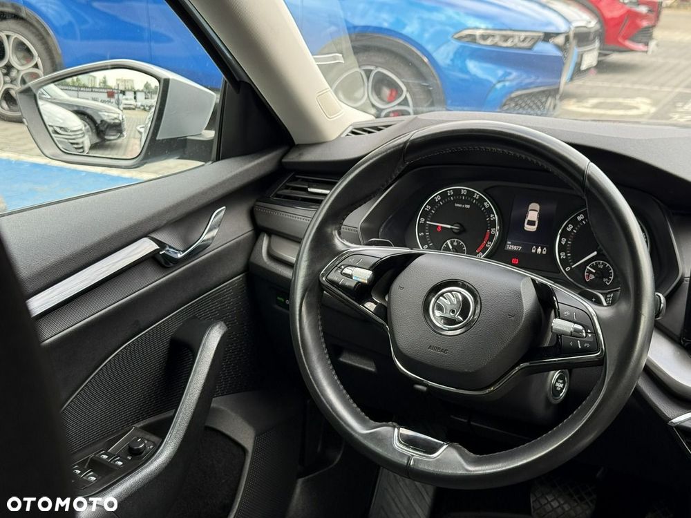 Skoda Octavia 2.0 TDI Ambition DSG - 35