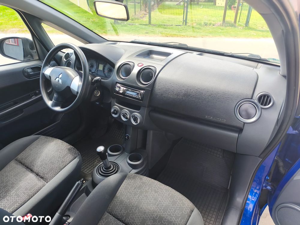 Mitsubishi Colt - 18