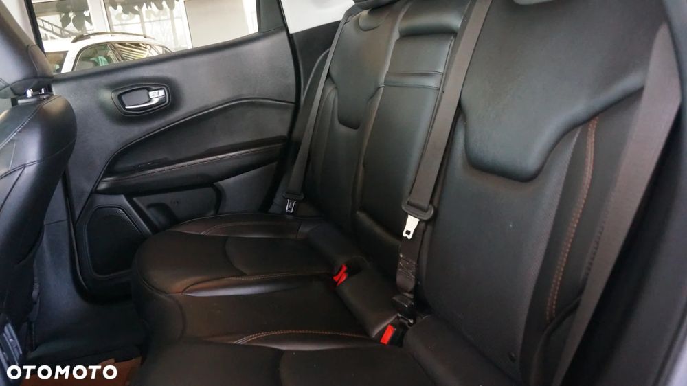 Jeep Compass - 21