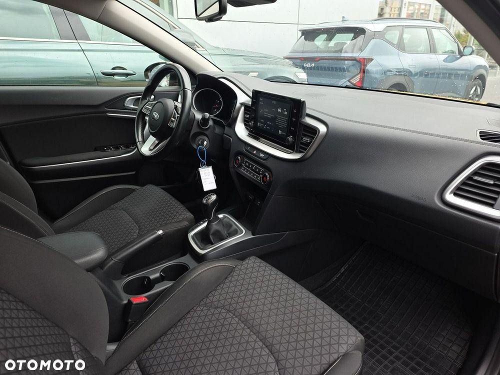 Kia XCeed 1.5 T-GDI M - 15