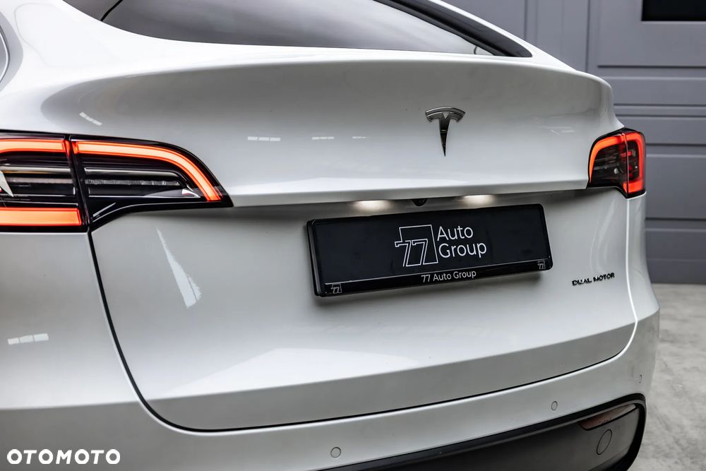 Tesla Model Y - 40