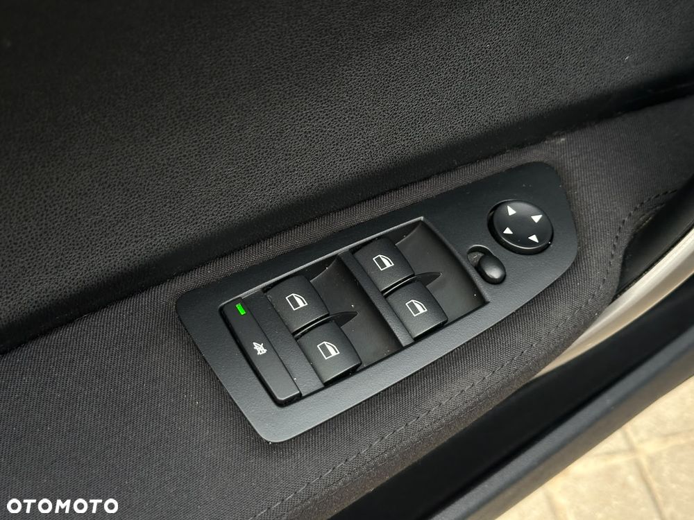 BMW Seria 1 - 21