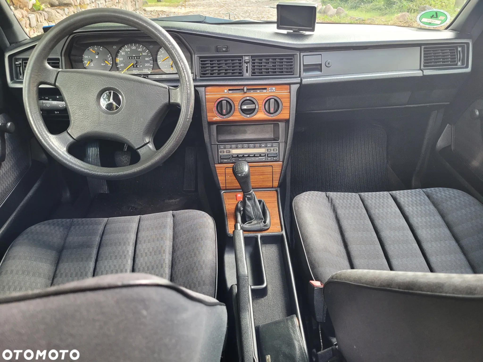 Mercedes-Benz W201 (190) - 18