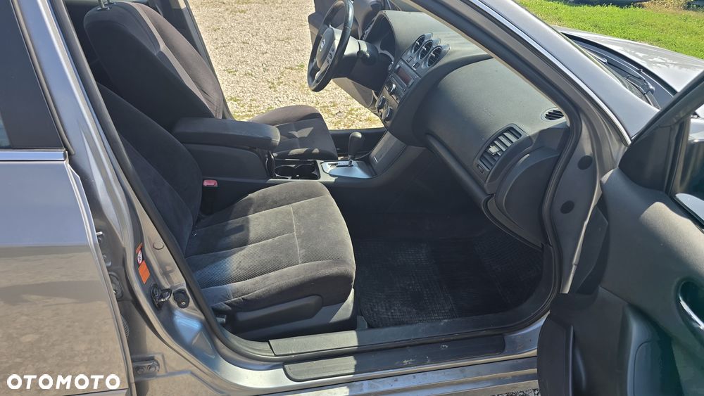Nissan Altima - 17