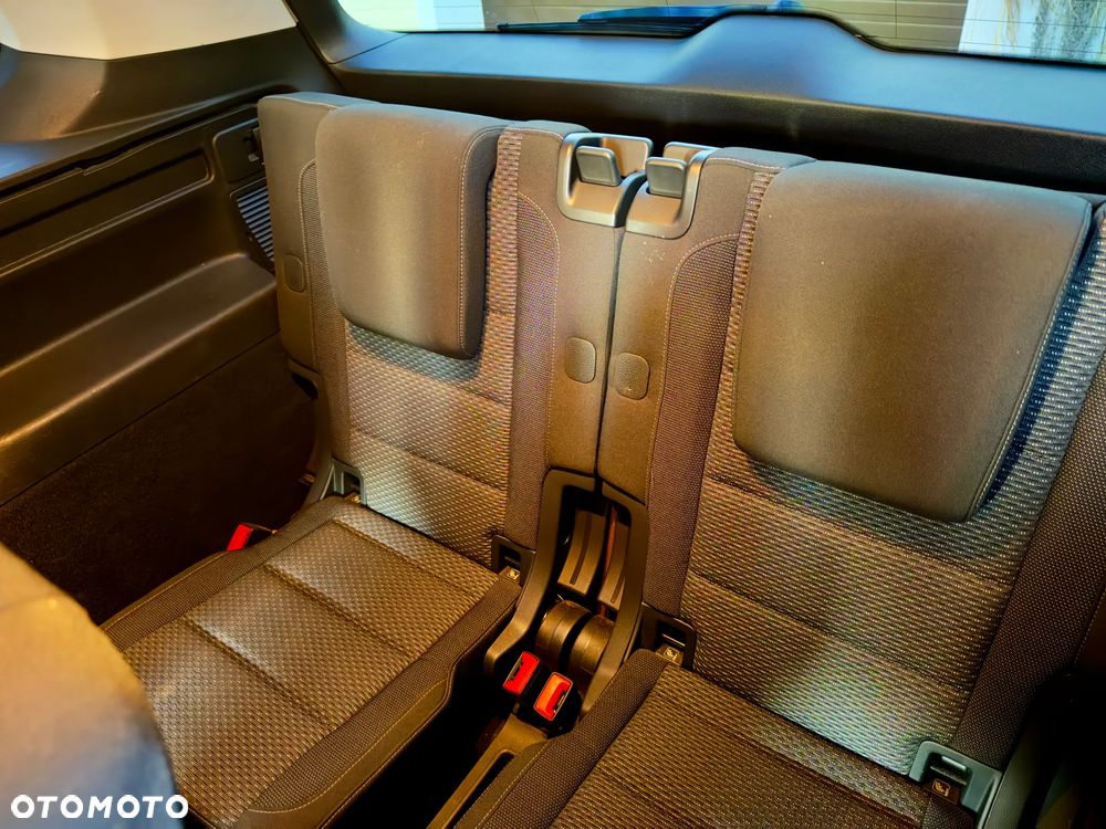 Volkswagen Touran 2.0 TDI SCR DSG Comfortline - 19