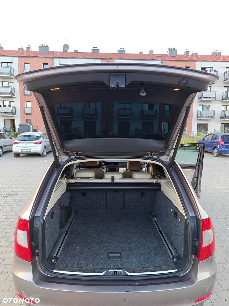 Skoda Superb 1.8 TSI Elegance DSG - 6