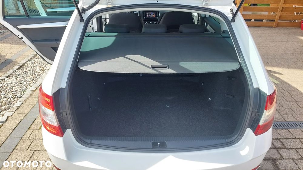 Skoda Octavia 1.6 TDI DSG Style - 12