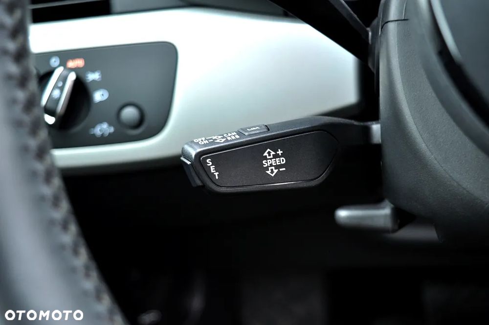 Audi A4 Avant 40 TDI Advanced S tronic - 38