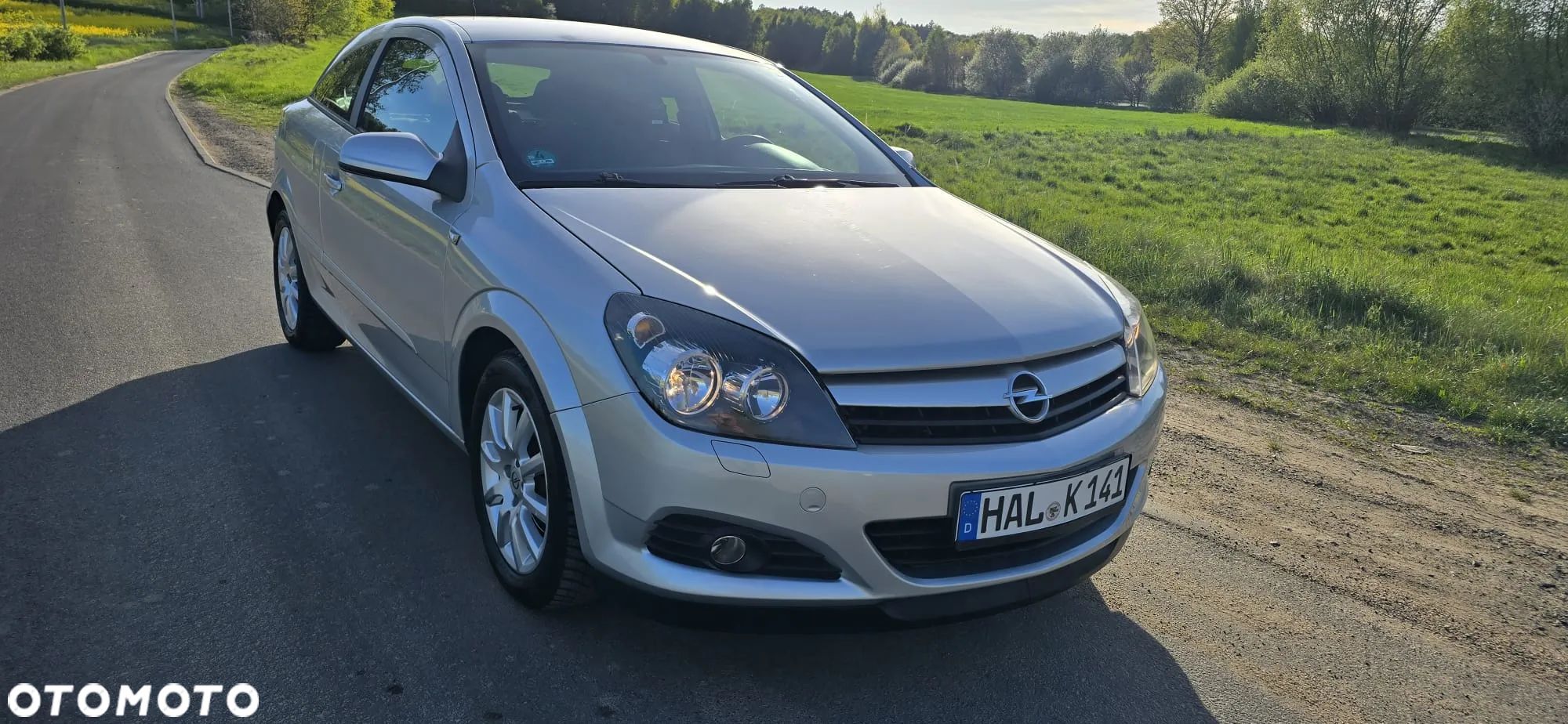 Opel Astra III GTC 1.6 Cosmo - 1