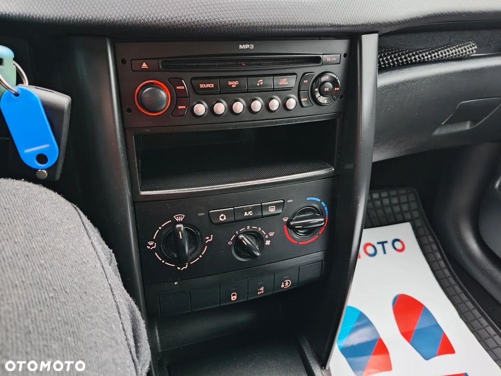 Peugeot 207 90 HDi FAP (Blue Lion) Sport - 23