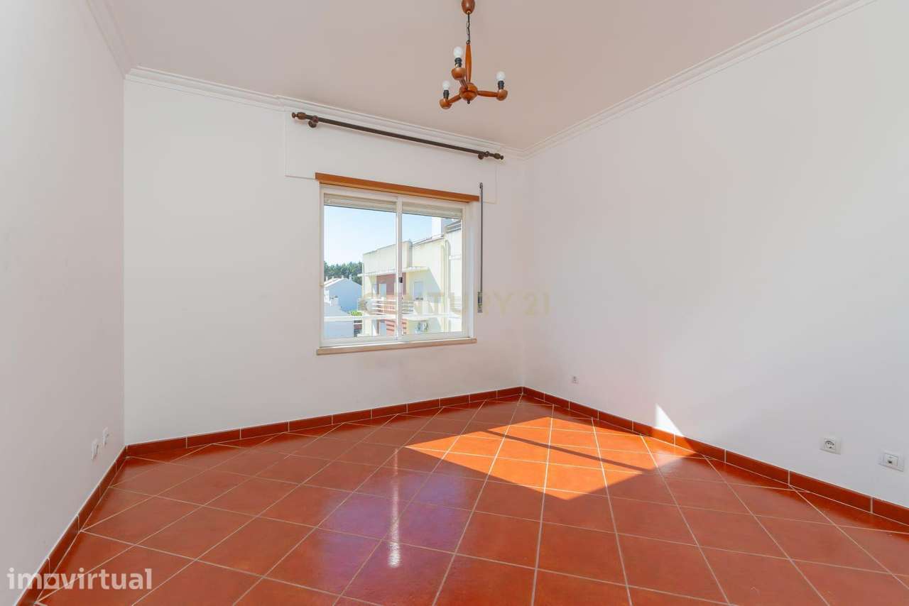 Apartamento T2 + 1 na Ota - Grande imagem: 5/17