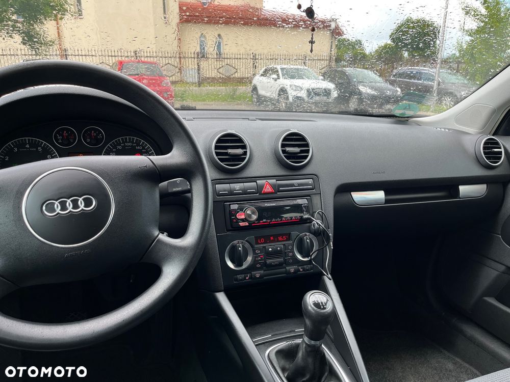 Audi A3 3-drzwiowe 1.6 Ambiente - 9