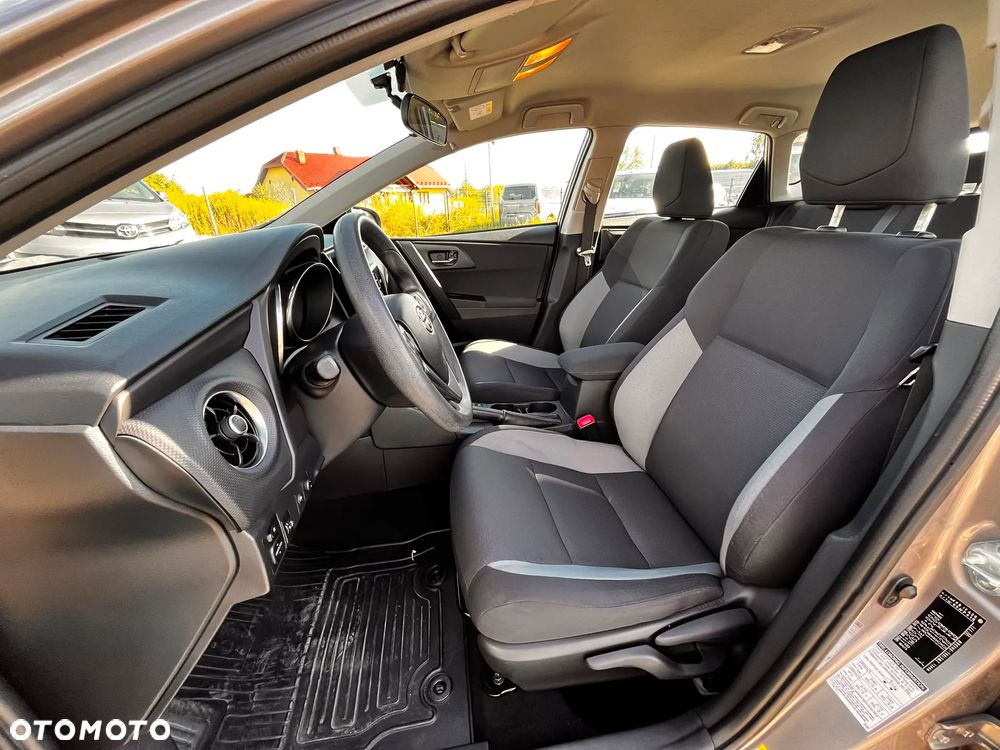 Toyota Auris - 4