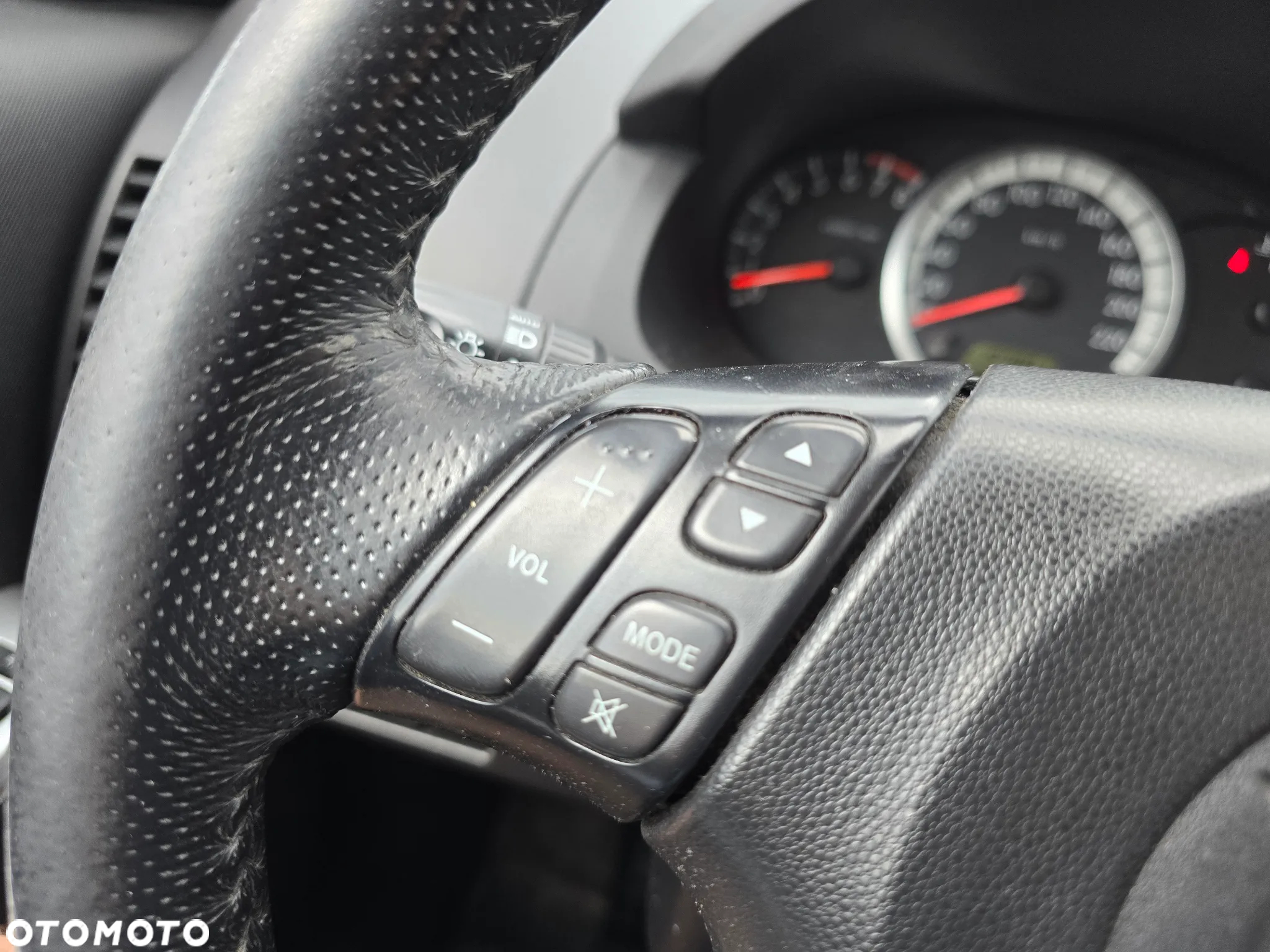 Mazda 5 2.0 Exclusive + - 26