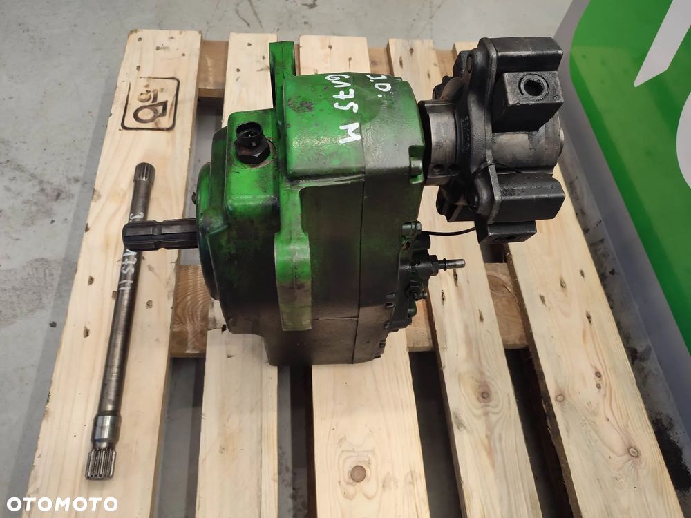 Przedni WOM John Deere 6175M (CE31768) - 6
