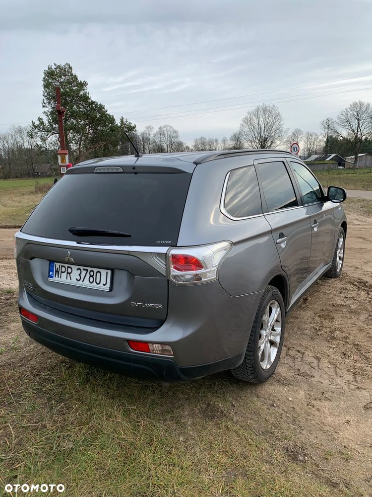 Mitsubishi Outlander 2013 photo 4