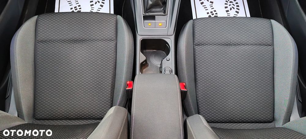 Volkswagen Golf - 22