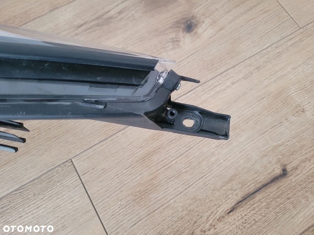 Reflektor Lampa prawa Toyota C-HR GR lift czarna 81110-YP281-00 - 7