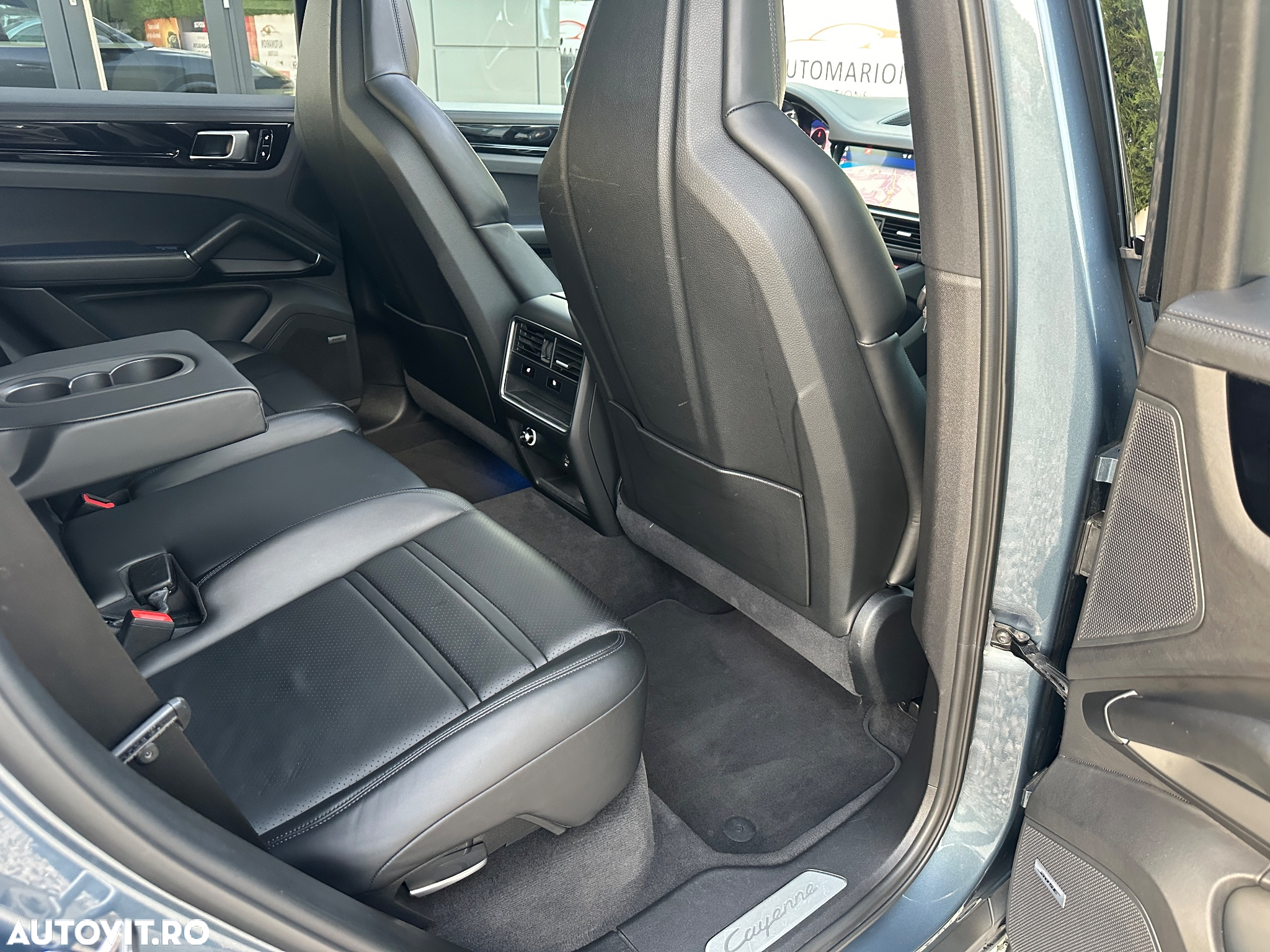 Porsche Cayenne - 24