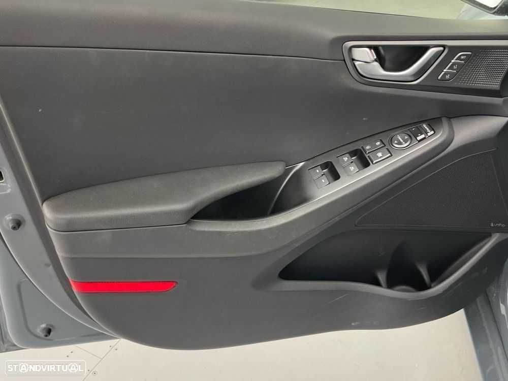 Hyundai Ioniq 1.6 GDI PHEV - 16