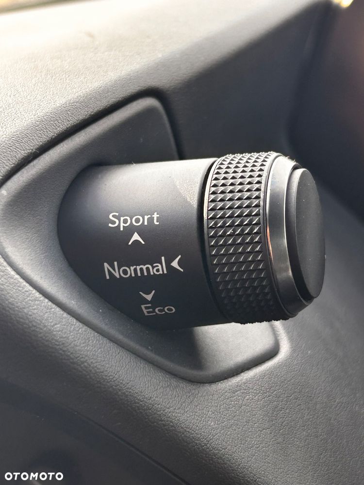 Lexus UX 250h Elegance 2WD - 31