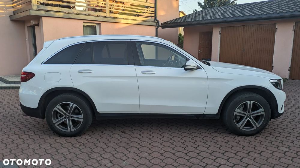 Mercedes-Benz GLC 300 4-Matic - 4