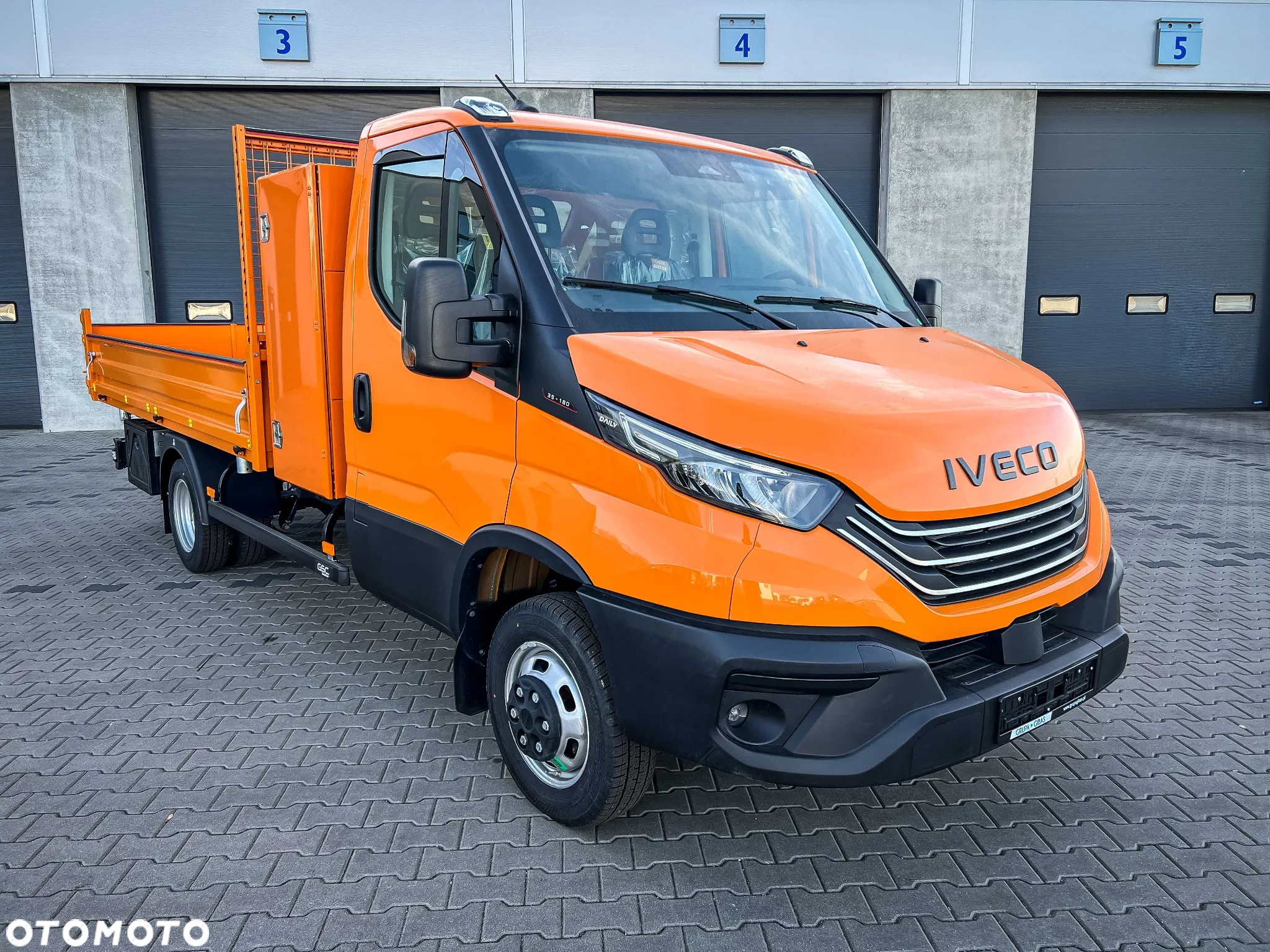 Iveco Daily 35C18H 3.0 Diesel, 6MT, Wywrot & ToolBox - 4