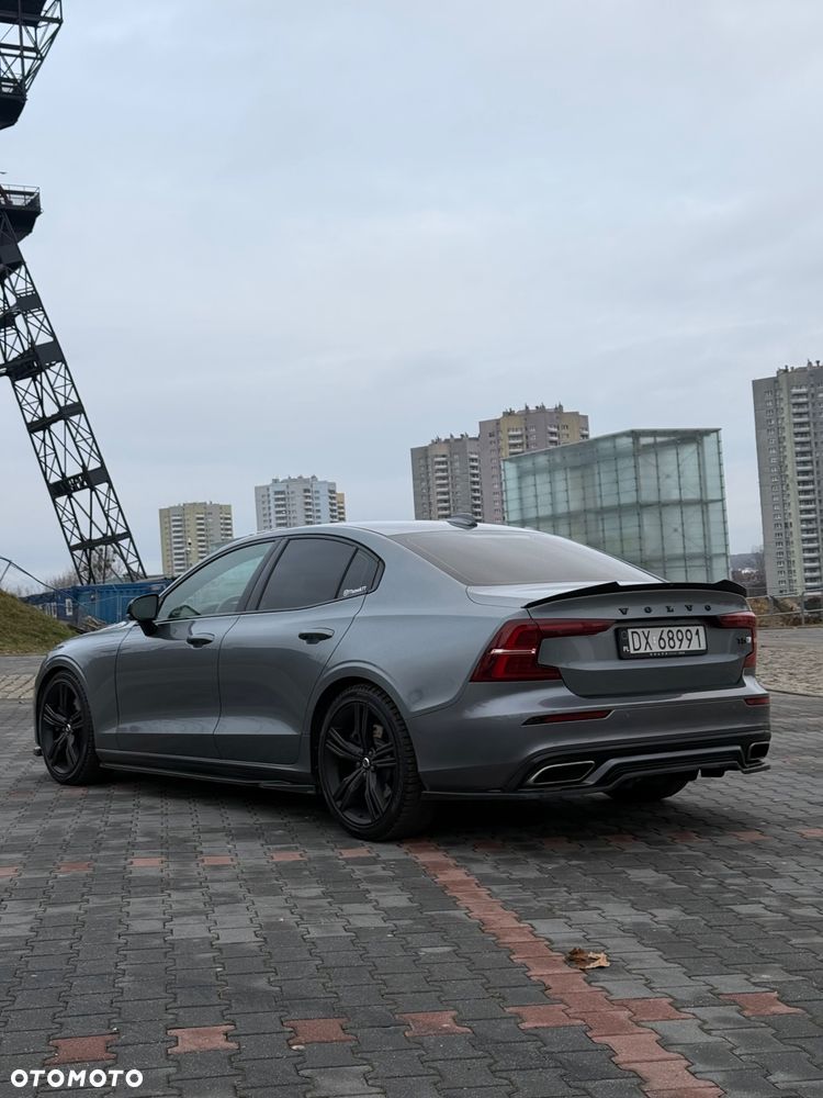 Volvo S60 T5 R-Design - 9