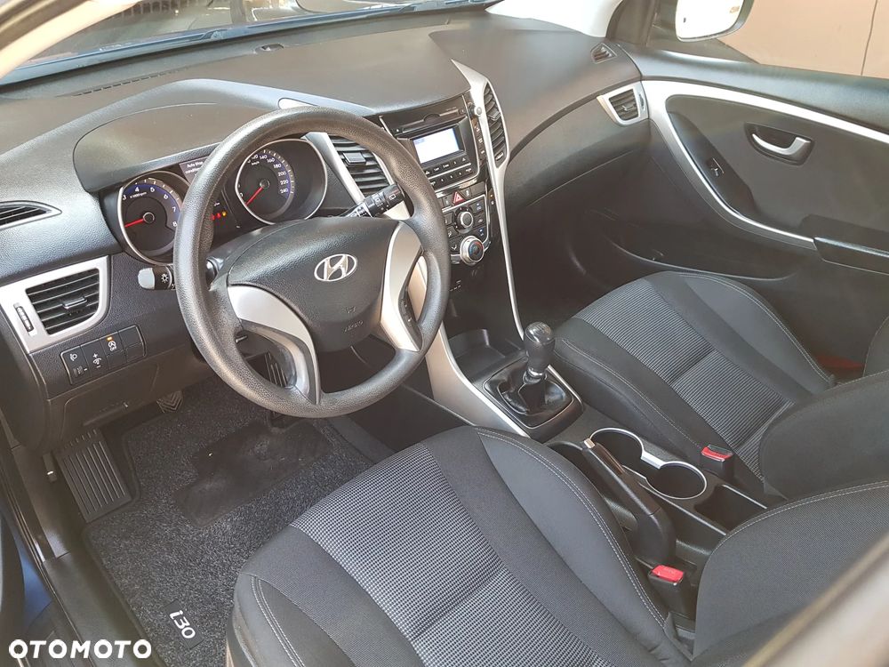 Hyundai i30 blue 1.4 Classic - 18