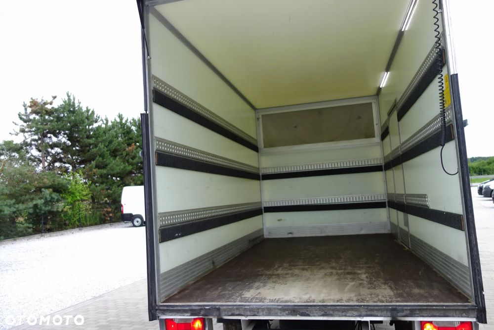 Iveco Daily 35-160 Automat HI-Matic Kontener 4.20 M +Winda 750 kg. Klima Kamera Ledy - 9