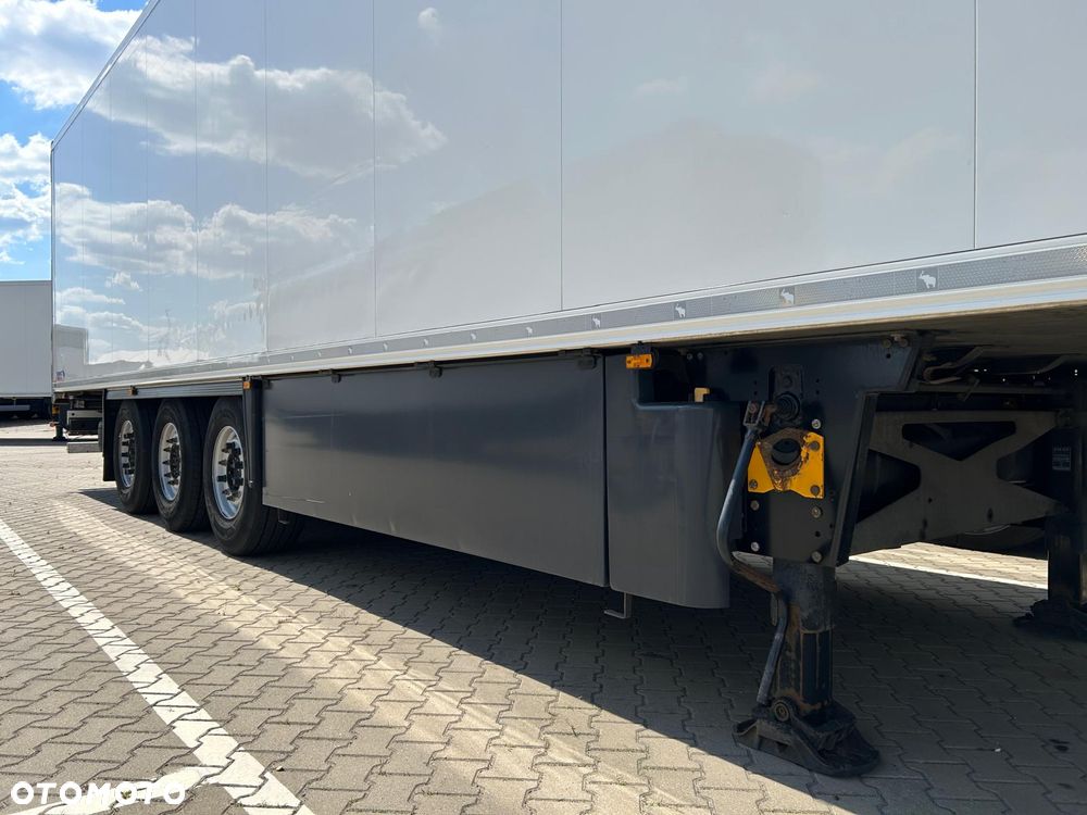 Schmitz Cargobull ThermoKing SLXi300; DOST; Uchwyty promowe, Paleciara - 2