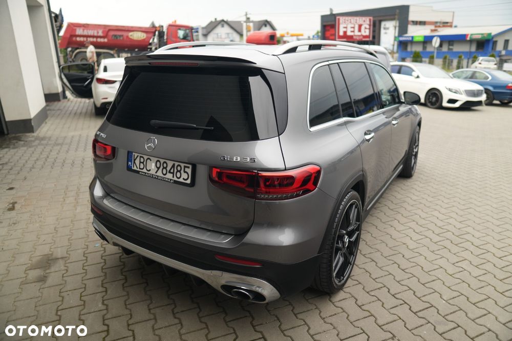 Mercedes-Benz GLB - 4