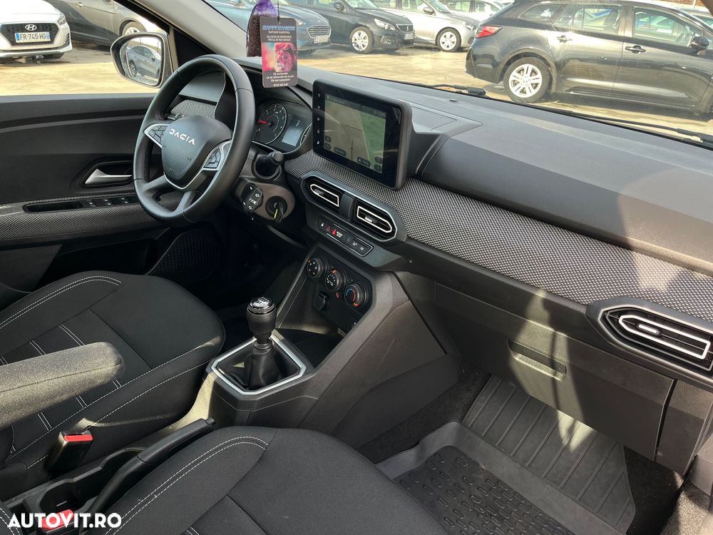 Dacia Logan TCe 90 MT6 Journey - 4