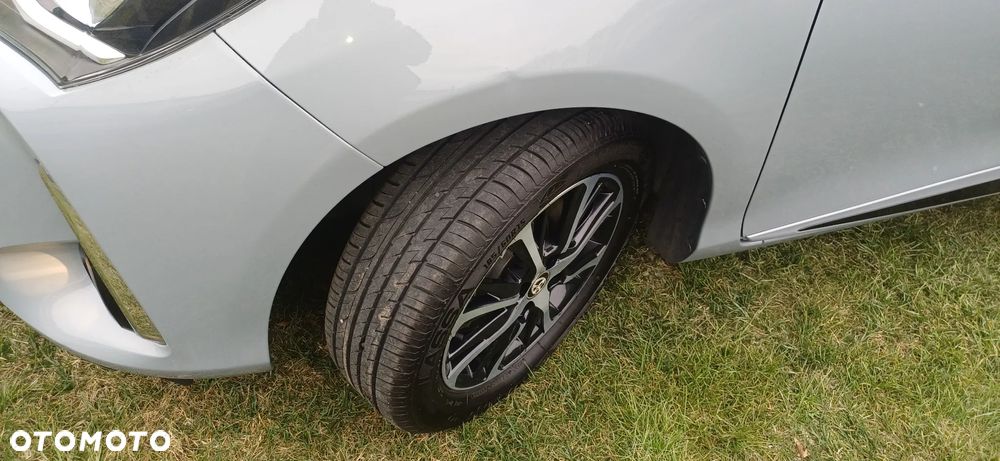 Toyota Yaris 1.5 Premium - 14