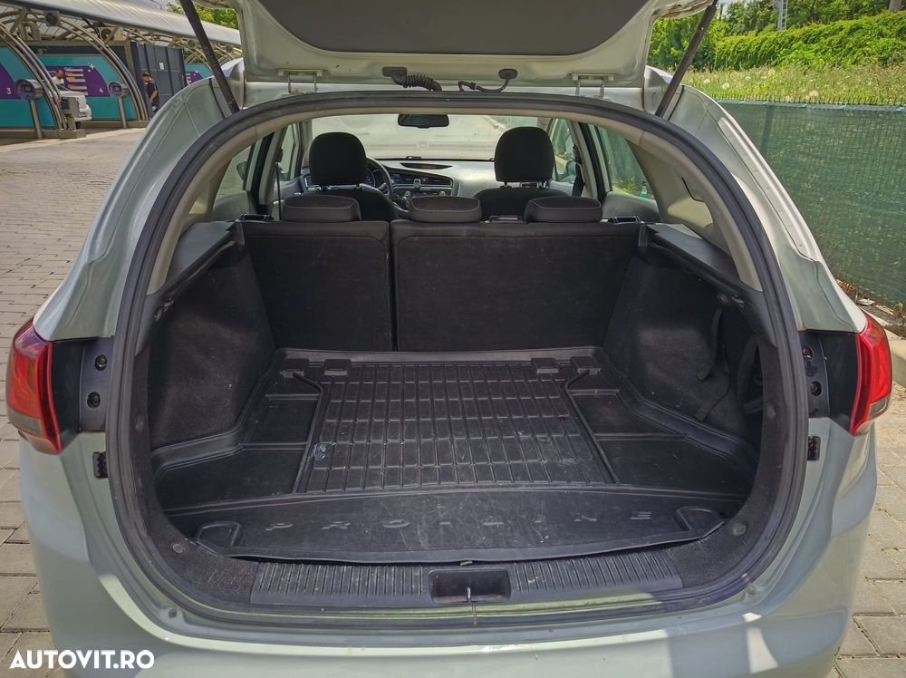 Kia Ceed 1.6 CRDi 136 ISG Spirit - 8