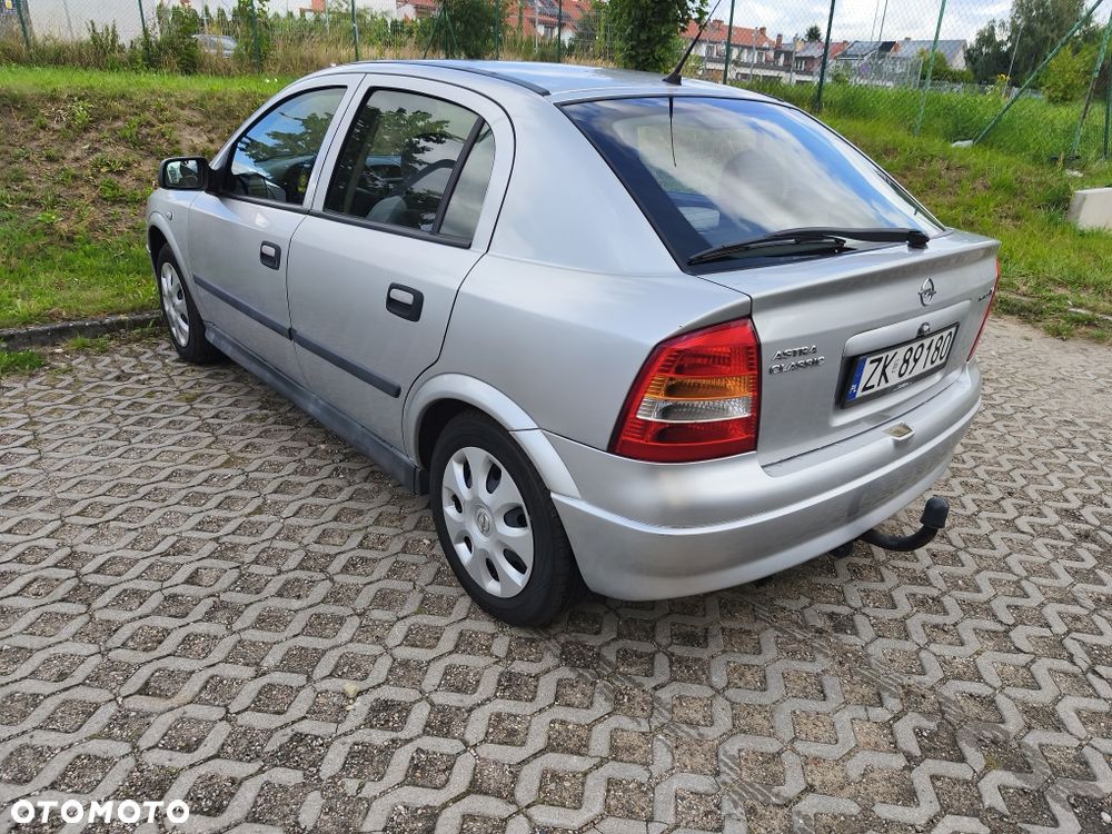 Opel Astra - 4