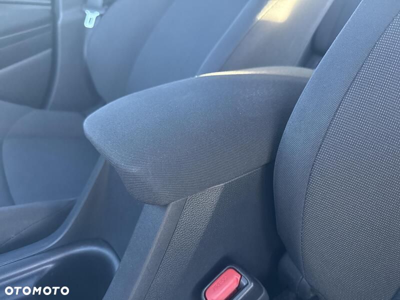 Toyota Corolla 1.8 Hybrid Active - 18