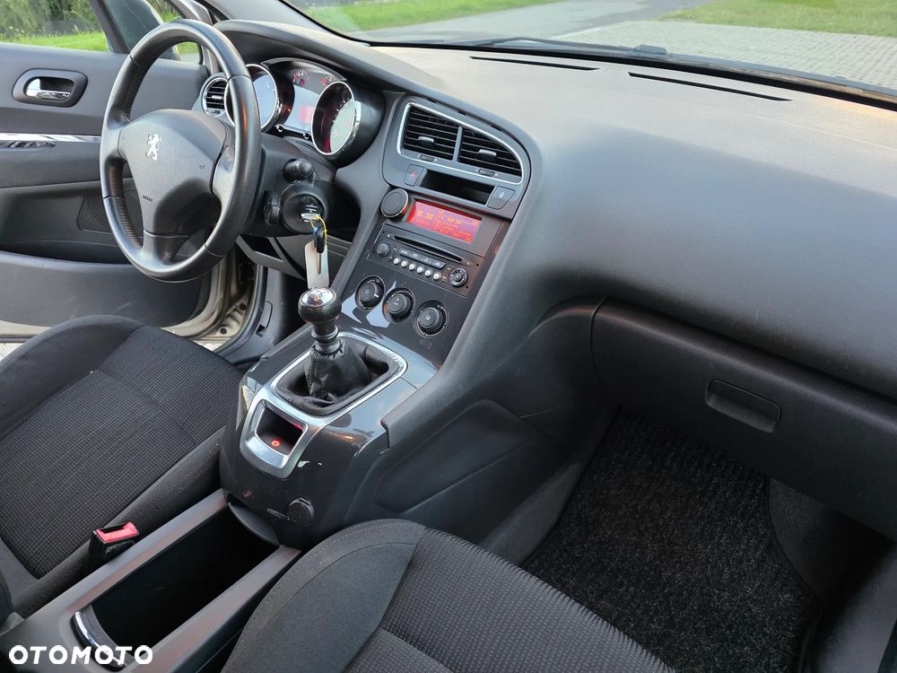 Peugeot 5008 - 12