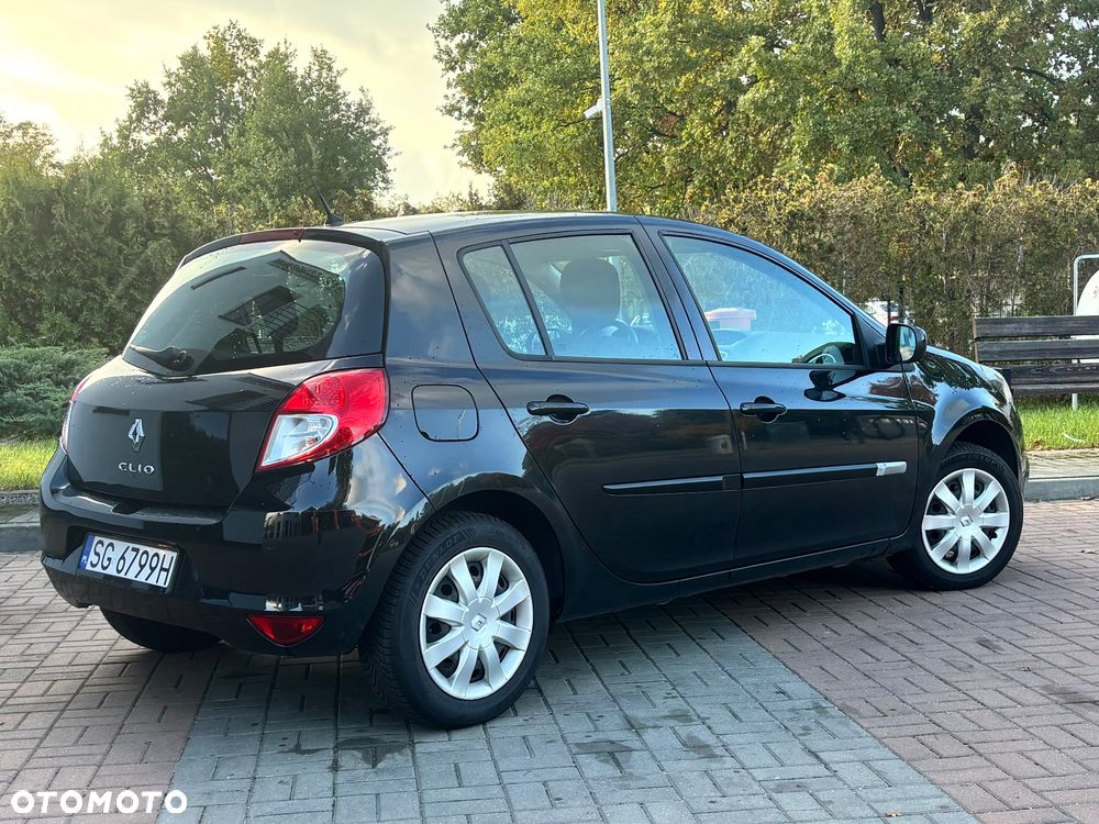 Renault Clio 2012 photo 5