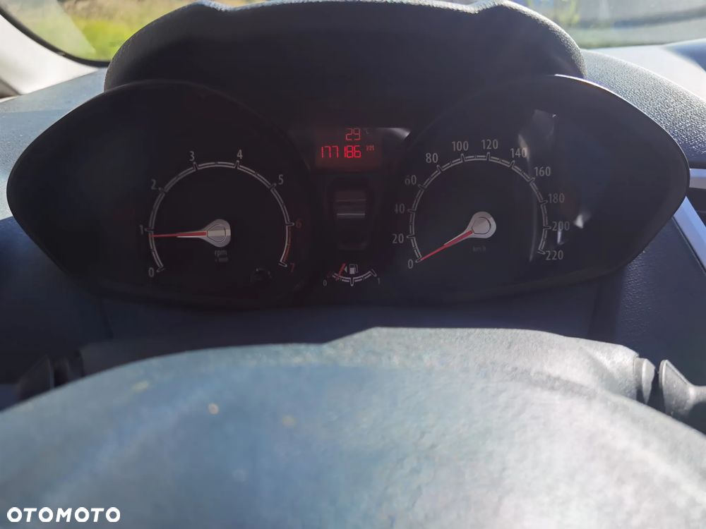 Ford Fiesta 1.25 Titanium EU5 - 13