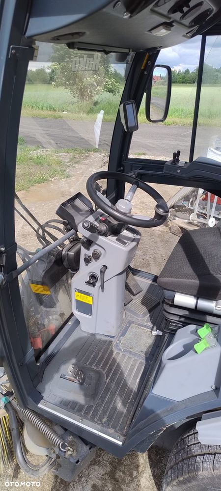 Inny HAKO Zamiatarka samojezdna CITYMASTER 1650 - 4