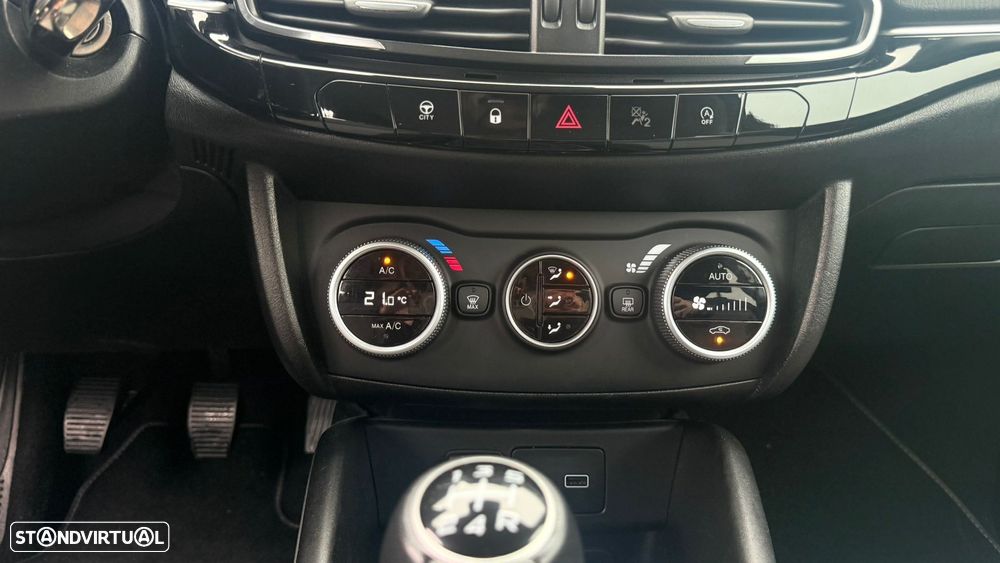 Fiat Tipo Station Wagon Cross 1.0 GSE T3 Cross - 16