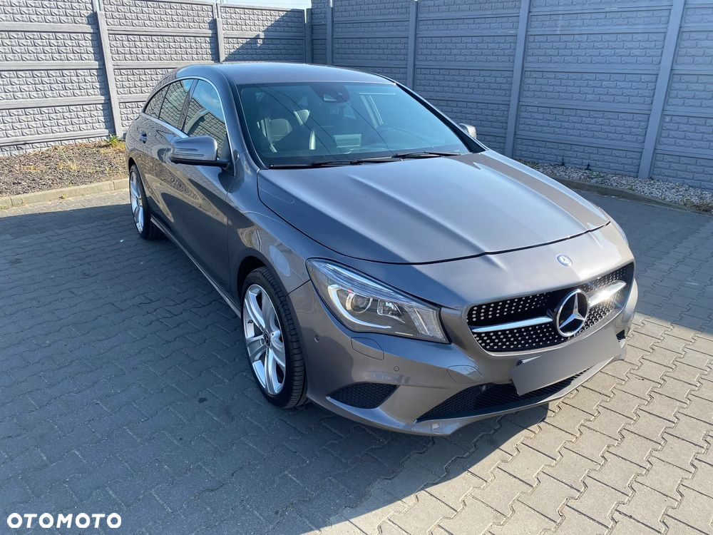 Mercedes-Benz CLA Shooting Brake 180 7G-DCT - 12