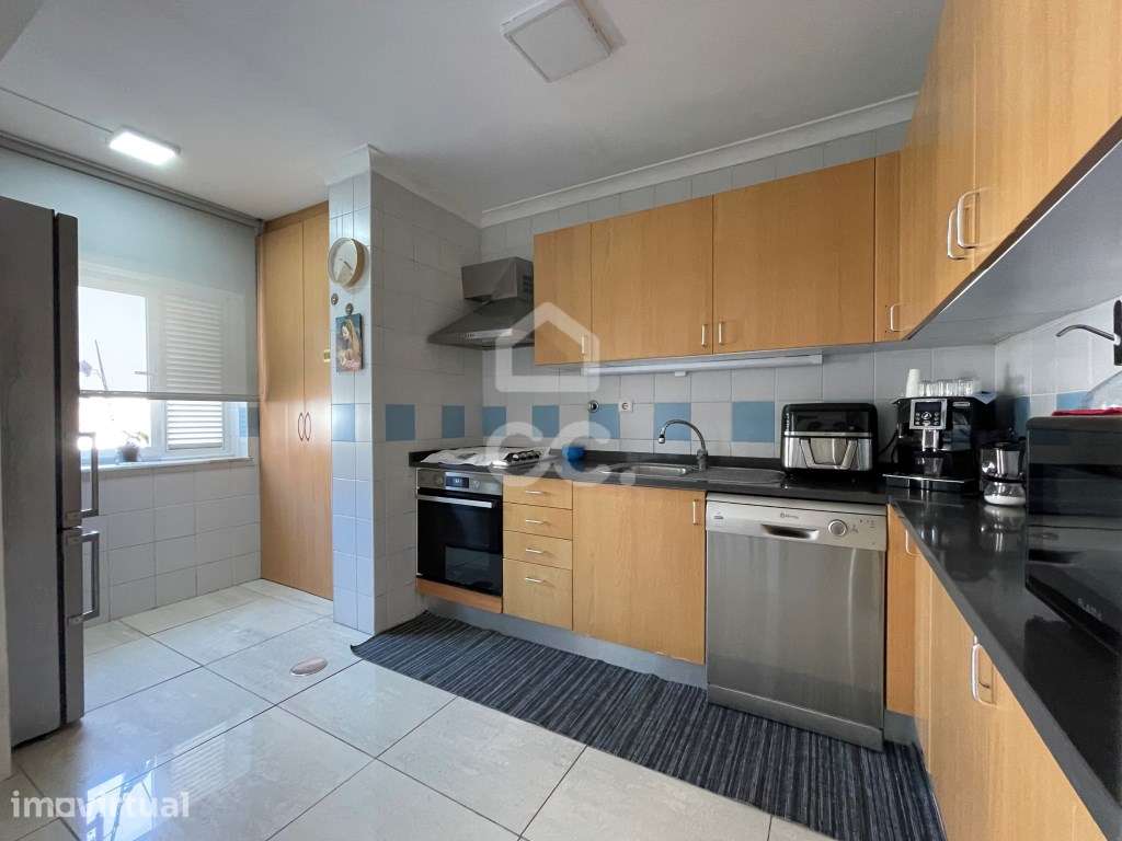 APARTAMENTO T3 COM SUITE, GARAGEM E ARRUMOS em CALENDÁRIO - Grande imagem: 2/18