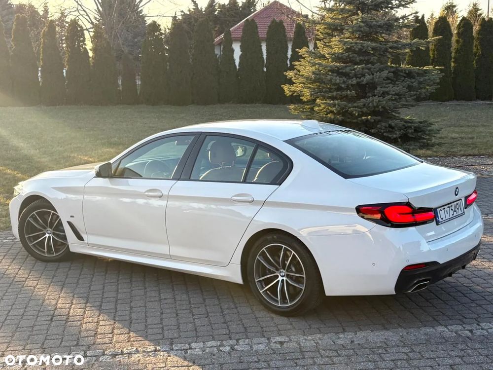 BMW Seria 5 520d M Sport - 11