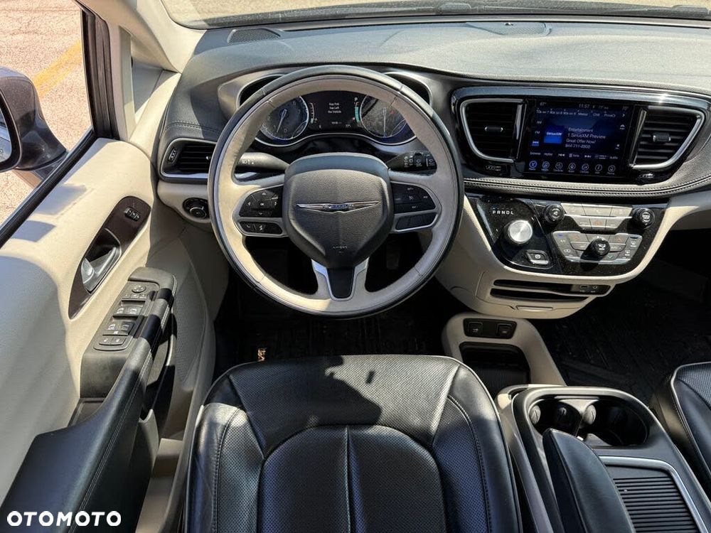 Chrysler Pacifica - 10