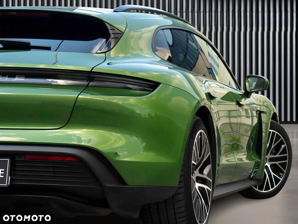 Porsche Taycan - 10