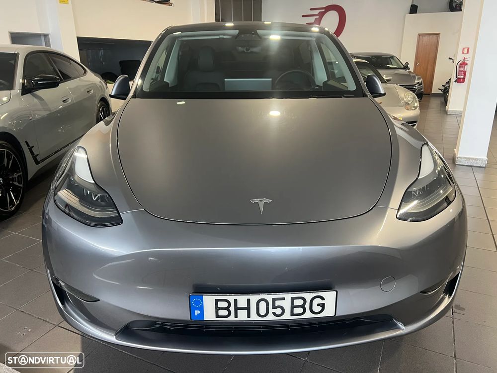 Tesla Model Y Performance Dual Motor AWD - 2