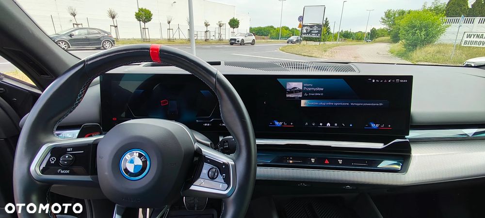 BMW i5 83.9kWh M60 xDrive - 12